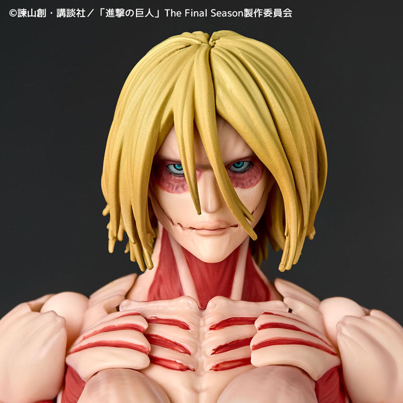 (Pre-Venta) Revoltech Amazing Yamaguchi - Female Titan (Annie Leonhart)