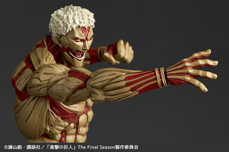 (Pre-Venta) Revoltech Amazing Yamaguchi - Armored Titan (Reiner Braun)