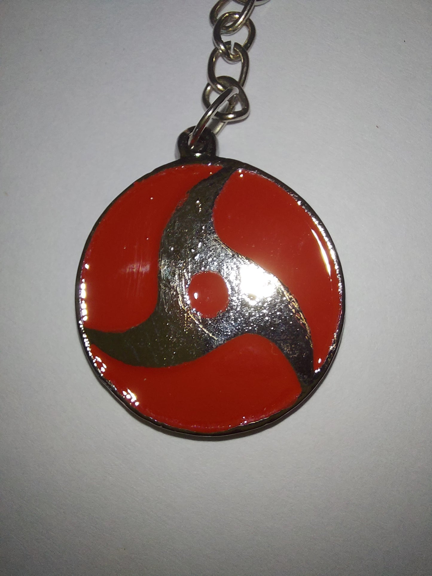 Mangekyo Sharingan Itachi / Sharingan 3 aspas (colgante o llavero)