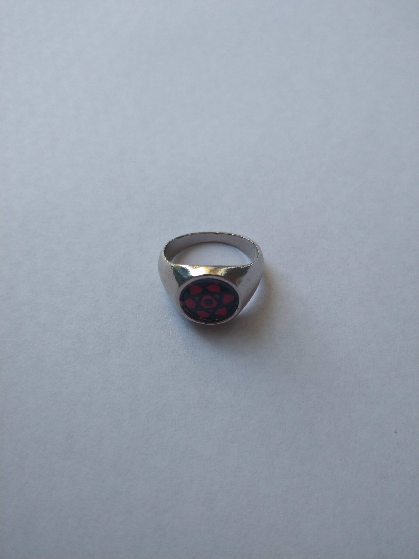 Anillo Mangekyo Sharingan de Sasuke Uchiha