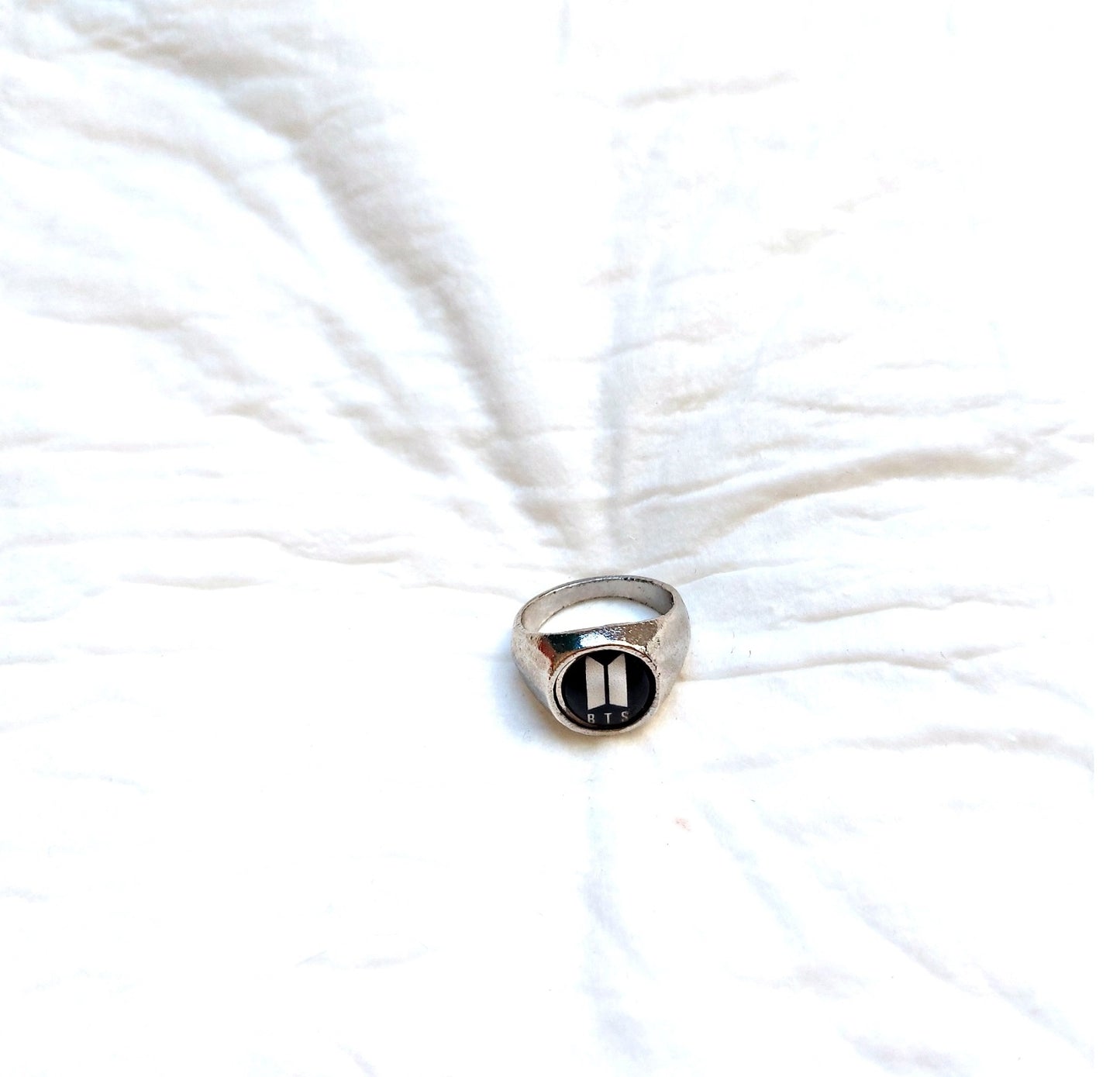 Anillo BTS logo #2